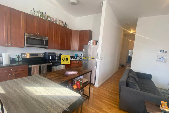 Call NOW for showings! 617-236-8600 - NORTHAMPTON ST - *NO FEE* GORGEOUS 4BR/1BA IN SOUTH END FOR *9/1/2026* W/ H&HW INC, LNDRY IN BLDNG Apartments