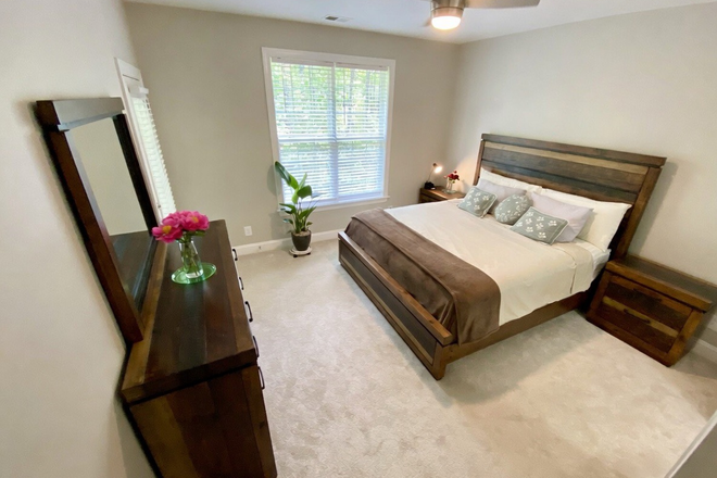 King size bedroom - Fully furnished 3-bedroom, 2-bath top-floor condominium