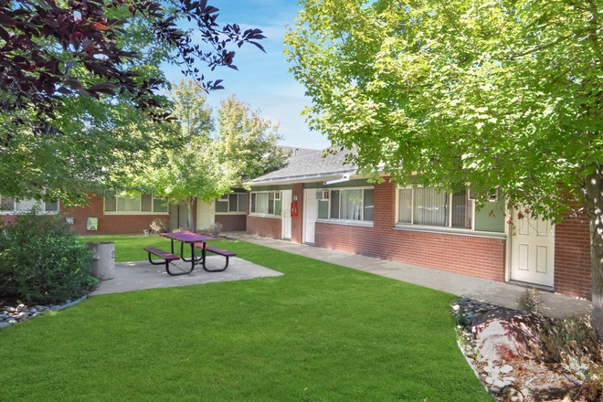 Beautiful courtyard! - ?1BR Apartment Steps from CU Boulder with Flatirons View! Nov–Feb Start through July 2026