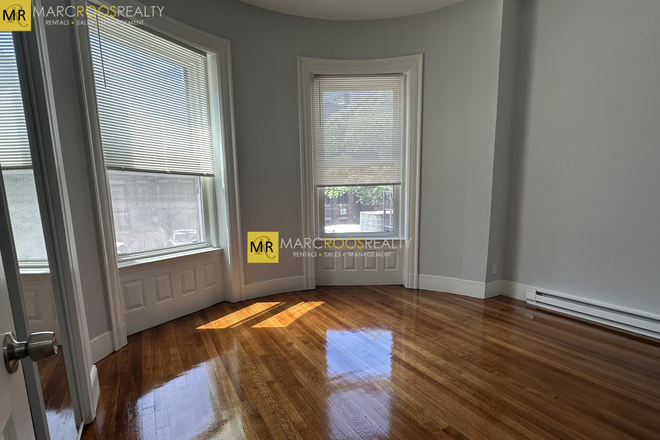 Bedroom - Newly Renovated Comm Ave 2 Bed Apartments