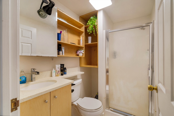upstairs bathroom - will get renovated in late fall during the course of a week. 0$ rent/day during the days of renovation - 1 Bedroom in cute & cozy Lower Allston Home with big garden