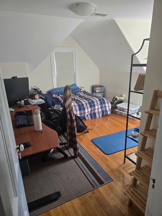 bedroom - Duplex near 57 Bus and Warren Green Line