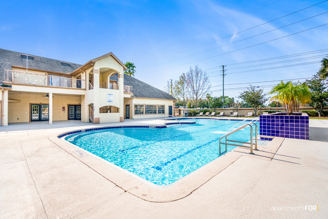 Pool Area - Riverwind At Alafaya Trail Apartments