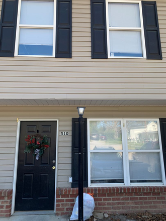  - 3 Bedroom 2.5 Bath Townhouse