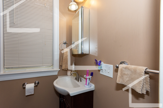 bathroom - Huge, updated 4 bed 2 bath near BU and the Green Line! 9/1/2025 Apartments