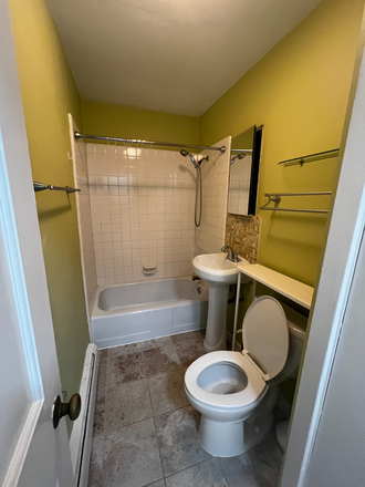 bathroom - 1BR apt-John St-Princeton