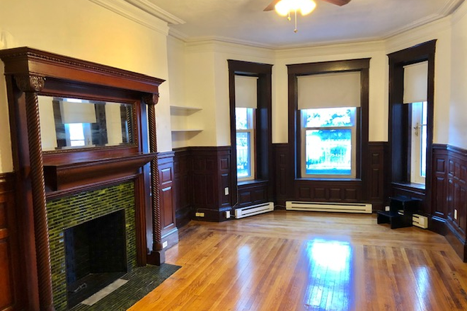 hubrealtyproperties.com - Gorgeous one bedroom, with full kitchen, across from St Mary's T stop