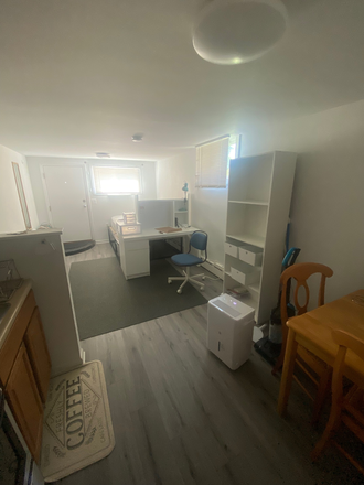 Facing street - Sublet Studio Walk to UMD