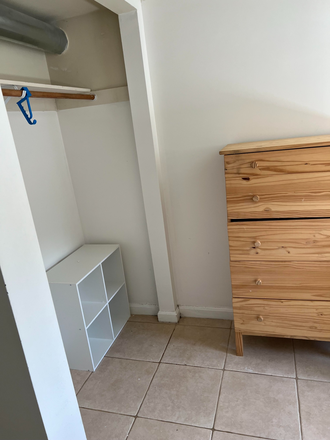 room 1 - 650$ RENT | 3BD/1BA/Kitchen basement level unit for SPRING 2026 Townhome