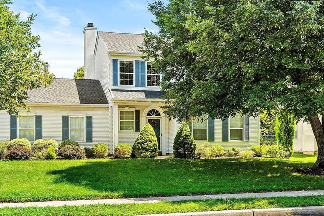 Front view - Beautiful single family home close to campus within great community and amenities