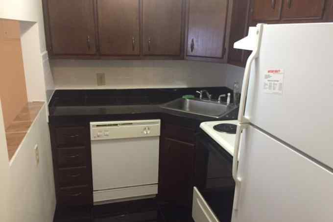 kitchen - Fantastic location! minutes to redline, Porter/Davis sq, Harvard , laundry on site Apartments