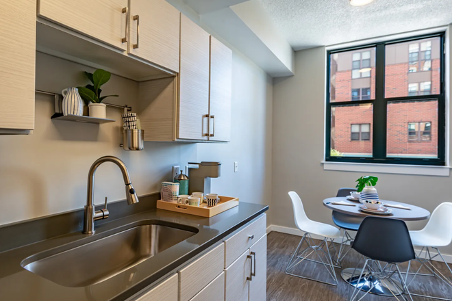 Kitchen - University View