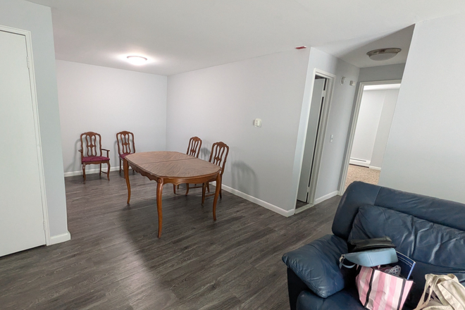 Dining Room - Meadowview Apartments, 3 min walk away from bus stop!