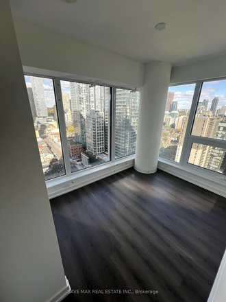 Regular bedroom - 3 bedroom apartment on Wellesley