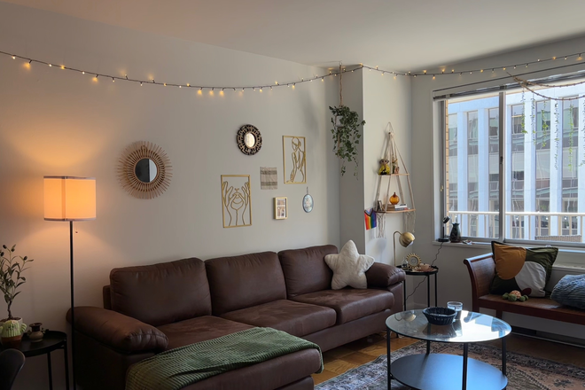 Living Room - 2 Bed Apt. Close to GW Campus