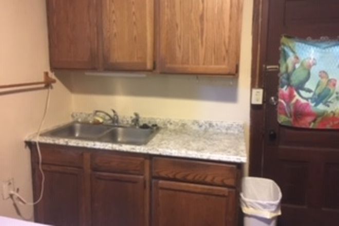 Kitchen (new counter top) - Charming Kerry Town 3 Bedroom, NEW central A/C /dishwasher/washer/dryer/garbage dispos House