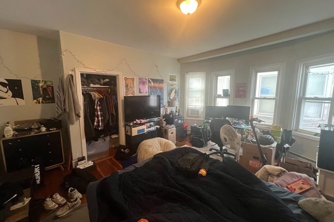 Bedroom - 314 Centre Street Jamaica Plains - Private Bedroom 4 Bed 2 Bath