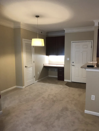 Entryway/Storage - Regatta/Gated complex close to campus/downtown