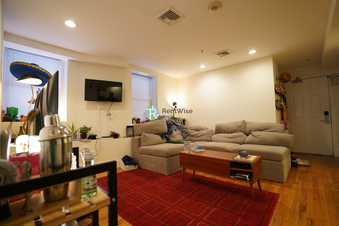 1 - AVAIL NOW – Modern Allston 2BR Duplex | 1.5 Baths | Elevator Building | No Fee Apartments