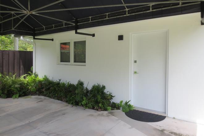 Entrance - Furnished cottage with Washer/Dryer - UM students/faculty only