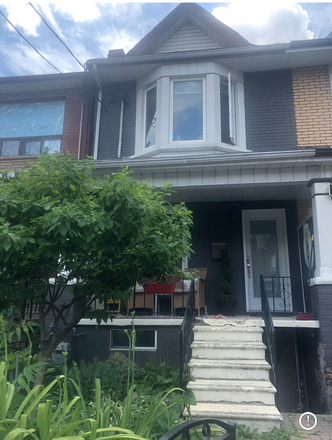 The house! - Furnished masterbedroom share bathroom with female UofT student or faculty close to UofT