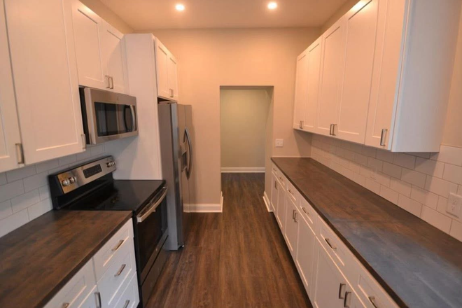Kitchen - 1 Bedroom May/June Sublease Triplex