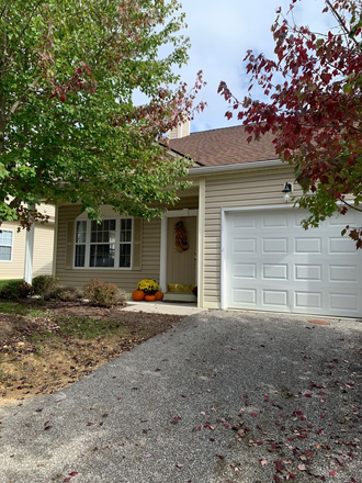  - 3 Bedroom, 2 Bath Townhouse End Unit with 1 Car Garage