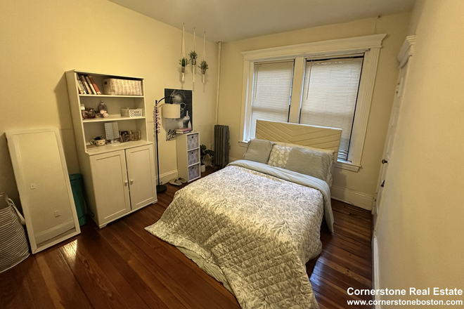 Call NOW for showings! 617-236-8600 - BURBANK ST - *75% OFF FEE* LRG MODERN SPLIT 2BR FOR 3 PPL W/ H&HW INC, LNDRY IN BLDNG FOR *9/1/2026* Condo