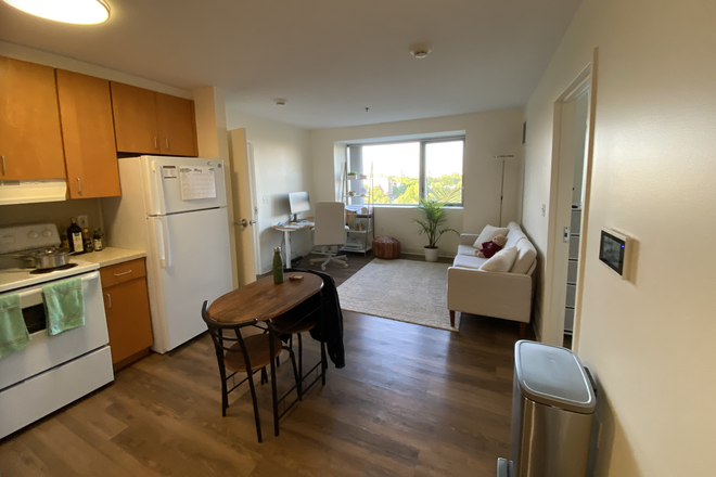 Living room/kitchen - 2 bed, 2 bath OWA apartment on HBS campus (furnished!)