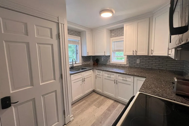 1st floor kitchen - 7 Bedroom home in Kingston - close to campus!