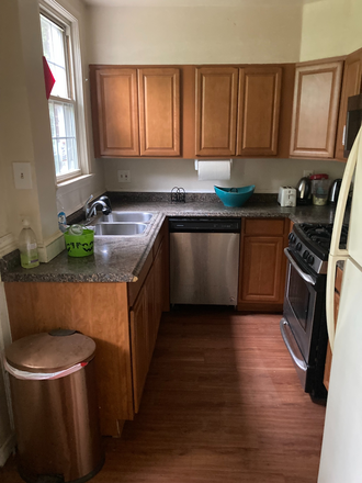 kitchen remodeled - 5 bedroom all brick 5 minutes walk to UMD Campus