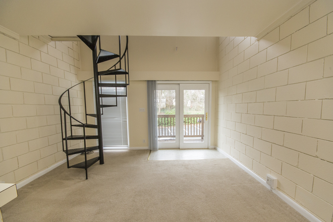 Entrance - 1821 JPA Apartments