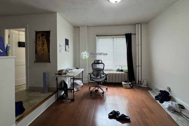 1 - Renovated Newtonville 1 Bed | Heat & Hot Water Included | Near Commuter Rail Apartments