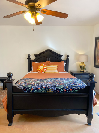 Queen-sized bed - bedding included! - Casita - MOVE IN ready - Fully Furnished + ALL utilities included