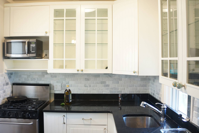 Kitchen - Furnished 3BR Condo Next to Harvard Law School