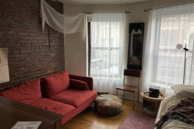 Studio - Large Studio Available 9/1/26! *CONTACT NOAH 603-470-8181