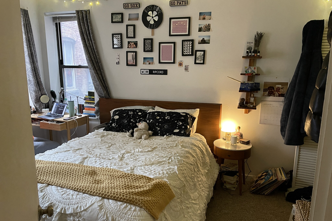 Bedroom - Columbus Ave 4 Bed South End Apartments