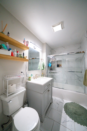 724 Parker St #3 - [9.1.2026] Top floor 5 beds /2 baths in Mission hill !! [Modern finishes / NO Broker fee]