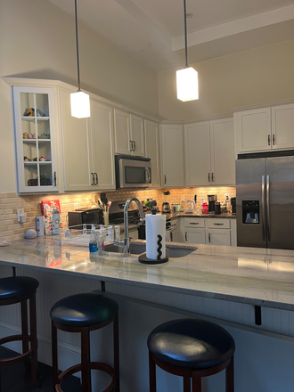 Kitchen - Apartment on Hillside