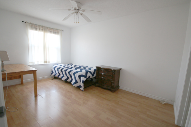Bedroom 3 (furnished or unfurnished $890) - 4 Bedroom Townhouse Individual Rooms Available for Rent (Furnished Option)