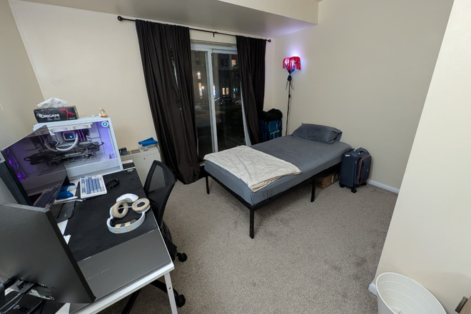 Photo 2 - College Park Towers Condo