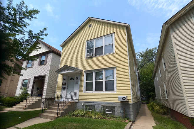 Image of full house - 1103 Emerson Apartments