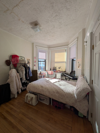 Bedroom - SUMMER SUB-LEASE, $1500 a month, 5 minute walk from Campus, 1 Bedroom, 1 bath, fully-furnished. Apartments