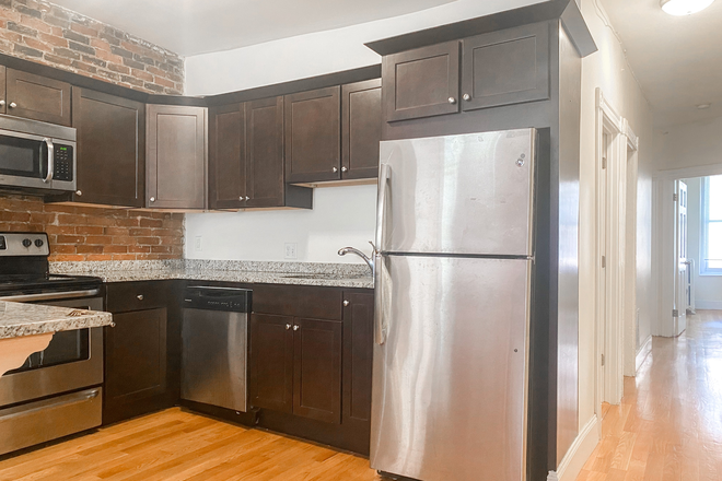 Kitchen - 4 Bedroom on Symphony Road with heat included