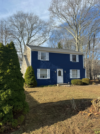 Front of the house - Best Of Both Worlds - Close to Campus and the Beach!