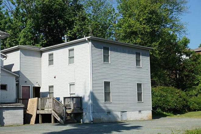 St. Edward's Court - St. Edward's Court Apartments