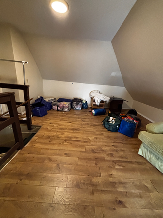 Third Floor Loft - 2 bedrooms right of Pearl St Triplex