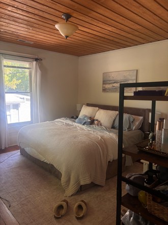 Bedroom - Sublease for Spring 2027, 3 minute walk from campus, House (Shared Housing)