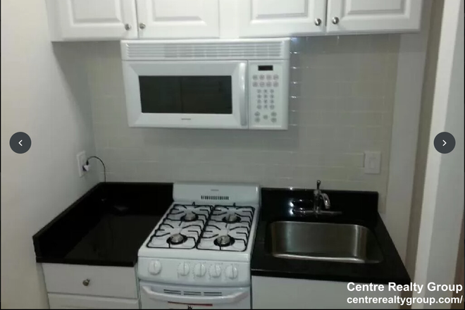 - - Half Fee!! Right Close to Campus! Studio w/ Heat & Hot Water Incld, Laundry in Building Apartments