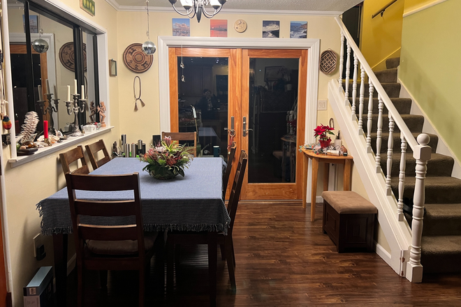 Dining Area - Hillside Family Home with Bay Views and Expansive Back Yard